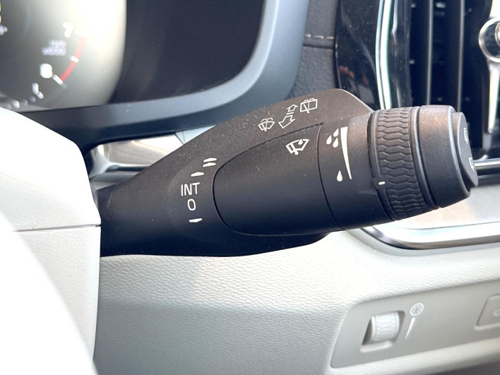 2021 Volvo V60 5AA-ZB420TM (UW-6a1e4a72d5783)[21]
