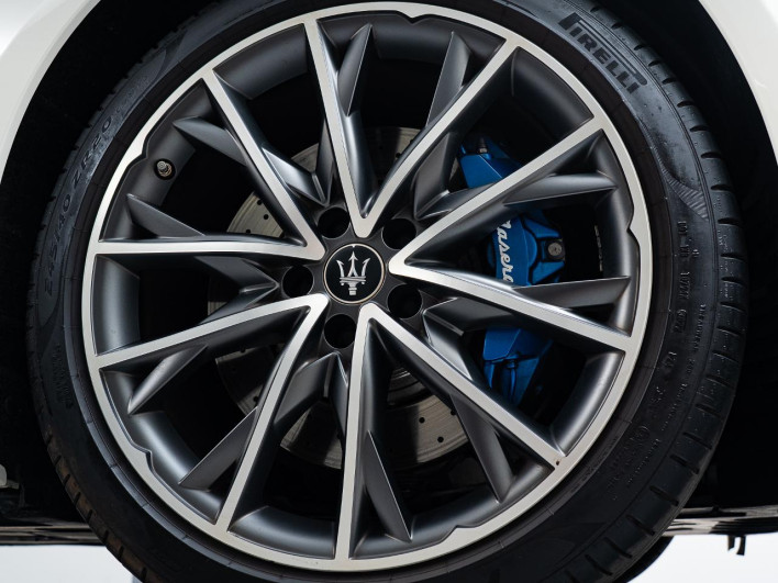 2023 Maserati Ghibli 7AA-MG20 (UW-6a1e4a74cac69)[18]