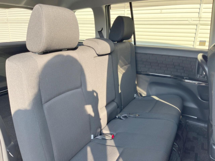2012 Toyota Isis DBA-ZGM11W (UW-6a1e4a7c1f878)[16]