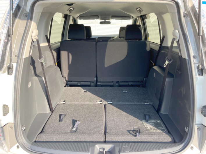 2012 Toyota Isis DBA-ZGM11W (UW-6a1e4a7c1f878)[22]