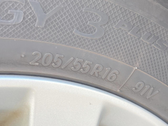 2012 Toyota Isis DBA-ZGM11W (UW-6a1e4a7c1f878)[11]