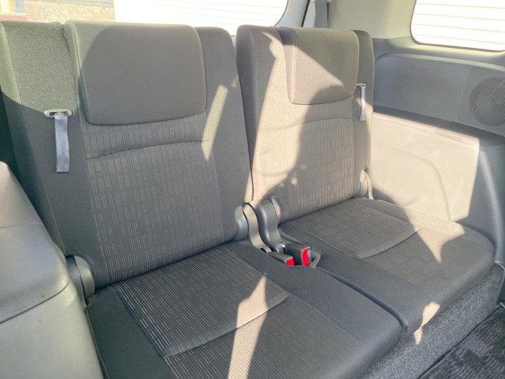 2012 Toyota Isis DBA-ZGM11W (UW-6a1e4a7c1f878)[17]
