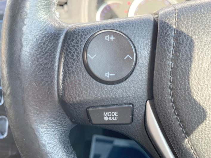 2012 Toyota Isis DBA-ZGM11W (UW-6a1e4a7c1f878)[28]
