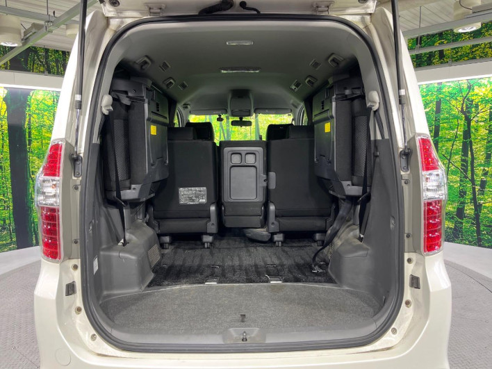 2007 Toyota Noah DBA-ZRR70W (UW-6a1e4a7e9f7a1)[15]