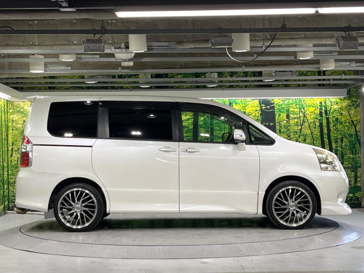 2007 Toyota Noah DBA-ZRR70W (UW-6a1e4a7e9f7a1)[8]