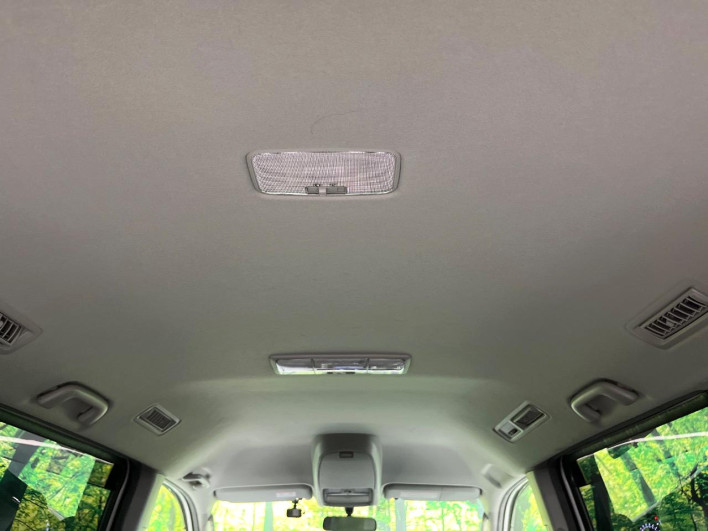 2007 Toyota Noah DBA-ZRR70W (UW-6a1e4a7e9f7a1)[13]