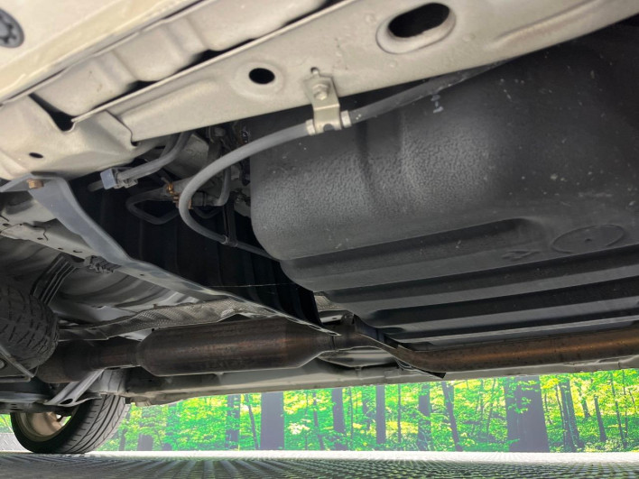 2007 Toyota Noah DBA-ZRR70W (UW-6a1e4a7e9f7a1)[19]