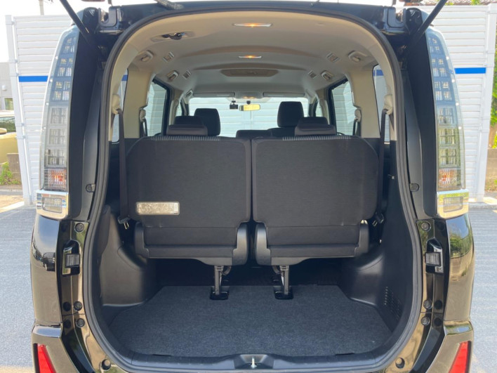 2014 Toyota Voxy DBA-ZRR80W (UW-6a1e4a809a3a5)[26]