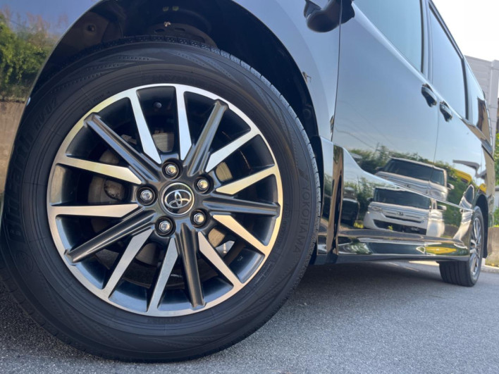 2014 Toyota Voxy DBA-ZRR80W (UW-6a1e4a809a3a5)[5]