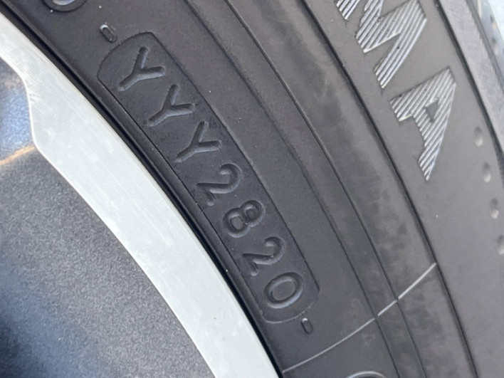 2014 Toyota Voxy DBA-ZRR80W (UW-6a1e4a809a3a5)[8]