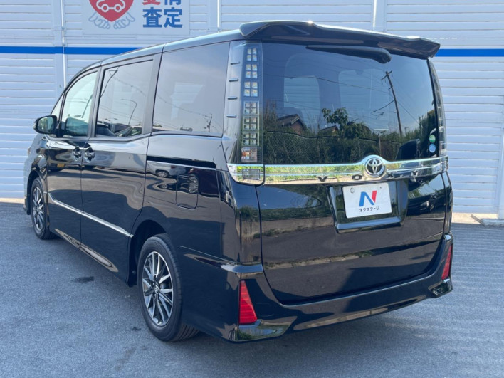 2014 Toyota Voxy DBA-ZRR80W (UW-6a1e4a809a3a5)[24]