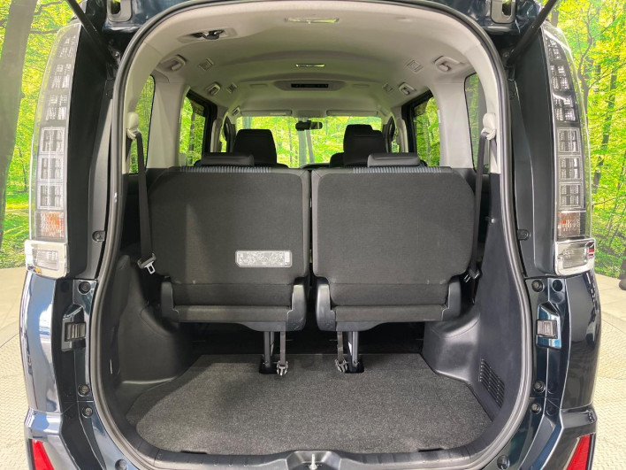 2015 Toyota Voxy DBA-ZRR80W (UW-6a1e4a81426b7)[7]