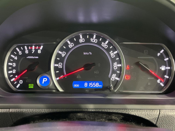 2015 Toyota Voxy DBA-ZRR80W (UW-6a1e4a81426b7)[29]