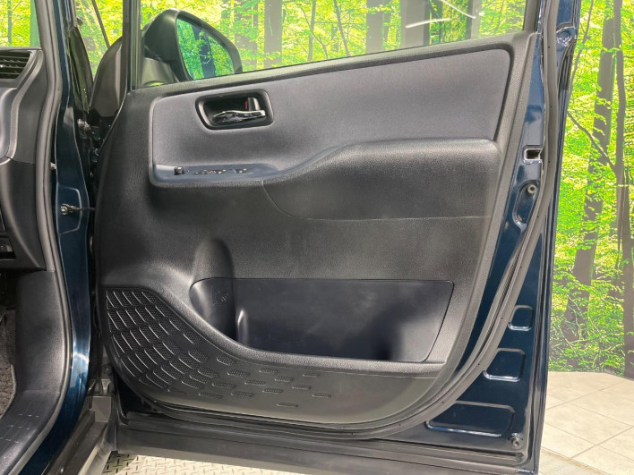 2015 Toyota Voxy DBA-ZRR80W (UW-6a1e4a81426b7)[15]
