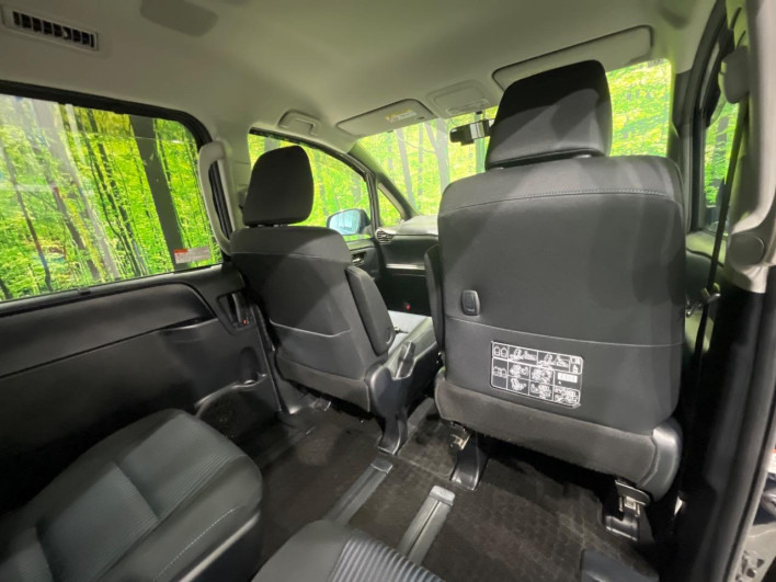 2015 Toyota Voxy DBA-ZRR80W (UW-6a1e4a81426b7)[14]