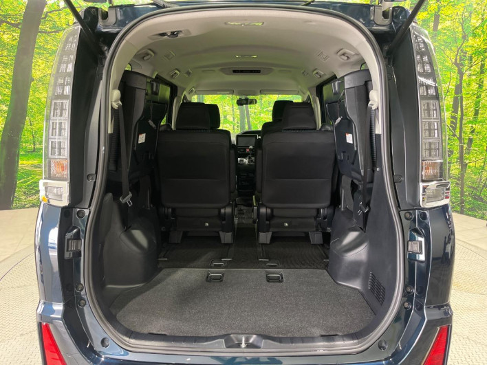 2015 Toyota Voxy DBA-ZRR80W (UW-6a1e4a81426b7)[13]