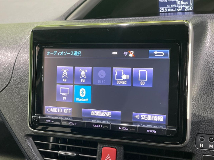 2015 Toyota Voxy DBA-ZRR80W (UW-6a1e4a81426b7)[28]