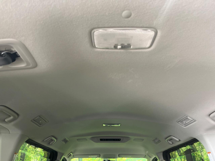 2015 Toyota Voxy DBA-ZRR80W (UW-6a1e4a81426b7)[6]