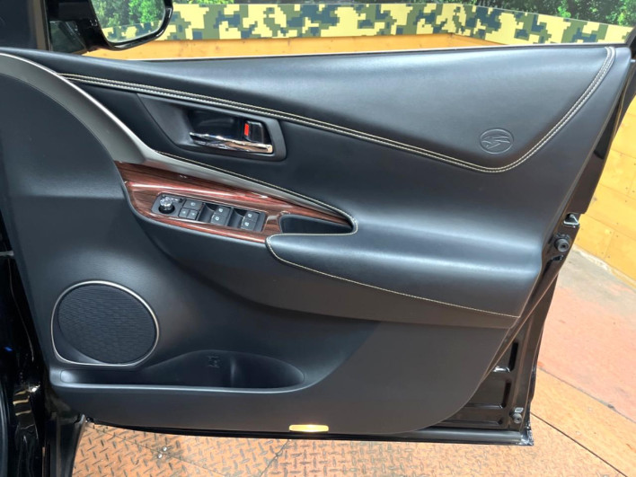 2017 Toyota Harrier DBA-ZSU60W (UW-6a1e4a8cb725d)[23]