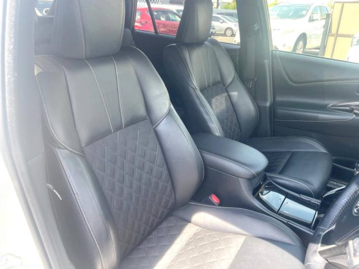 2017 Toyota Harrier DBA-ZSU60W (UW-6a1e4a8cc42e8)[27]
