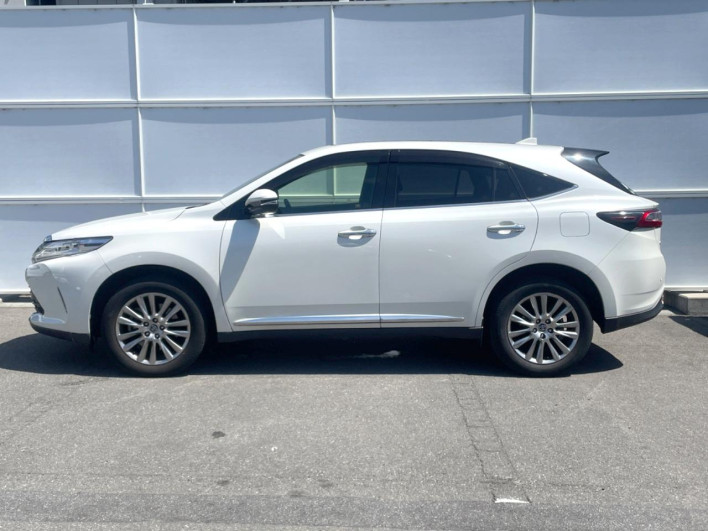 2017 Toyota Harrier DBA-ZSU60W (UW-6a1e4a8cc42e8)[12]