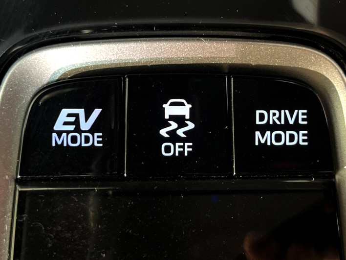 2023 Toyota Corolla Cross 6AA-ZVG15 (UW-6a1e4a919e9fa)[18]