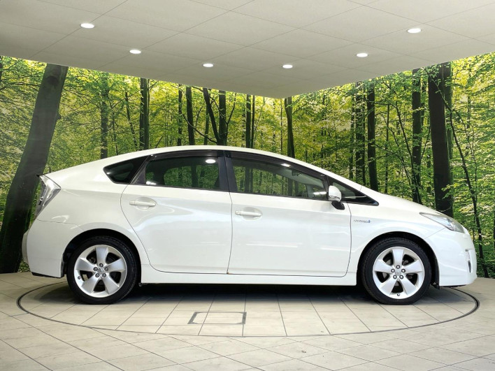 2010 Toyota Prius DAA-ZVW30 (UW-6a1e4a924e1b6)[15]