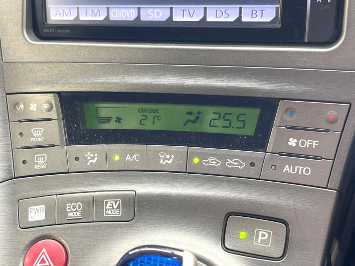 2012 Toyota Prius DAA-ZVW30 (UW-6a1e4a9418a59)[17]