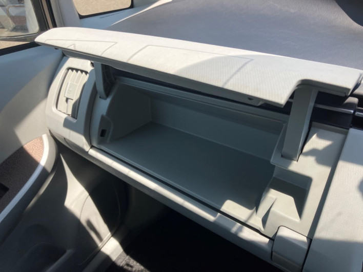 2012 Toyota Prius DAA-ZVW30 (UW-6a1e4a9528bd2)[15]