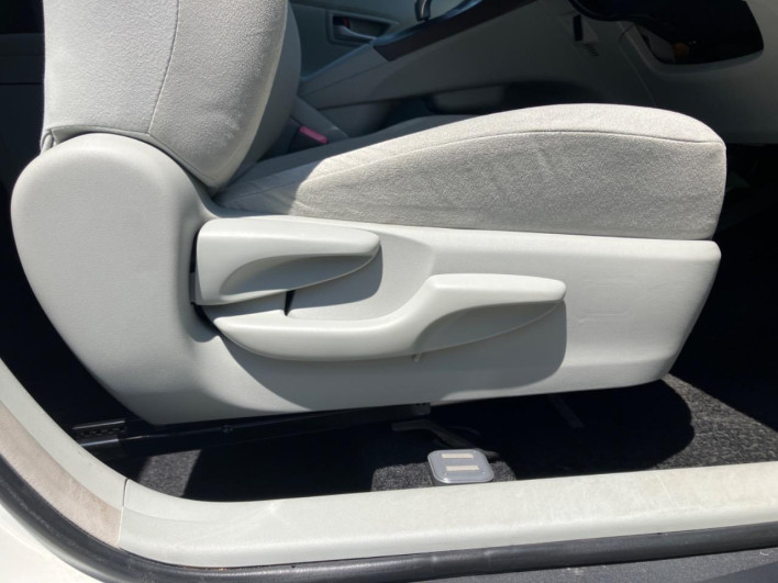 2012 Toyota Prius DAA-ZVW30 (UW-6a1e4a9528bd2)[11]
