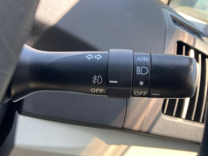 2012 Toyota Prius DAA-ZVW30 (UW-6a1e4a9528bd2)[27]