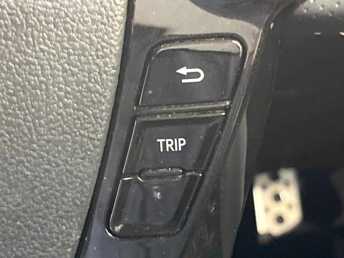 2016 Toyota Prius α DAA-ZVW41W (UW-6a1e4a96d463a)[23]