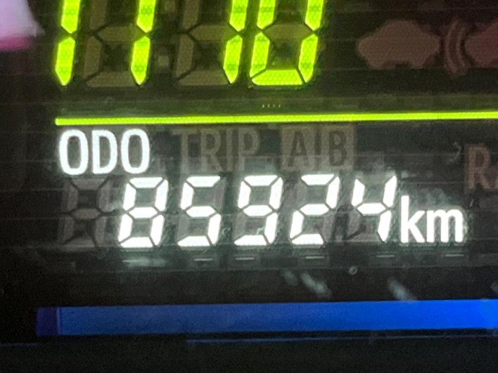 2011 Toyota Prius α DAA-ZVW41W (UW-6a1e4a96ecc3d)[2]