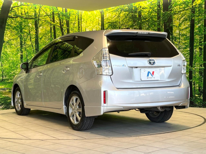 2011 Toyota Prius α DAA-ZVW41W (UW-6a1e4a96ecc3d)[14]