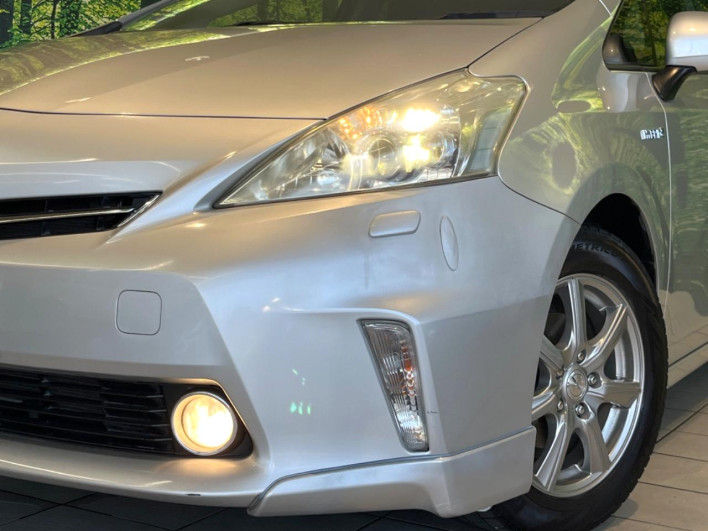 2011 Toyota Prius α DAA-ZVW41W (UW-6a1e4a96ecc3d)[10]