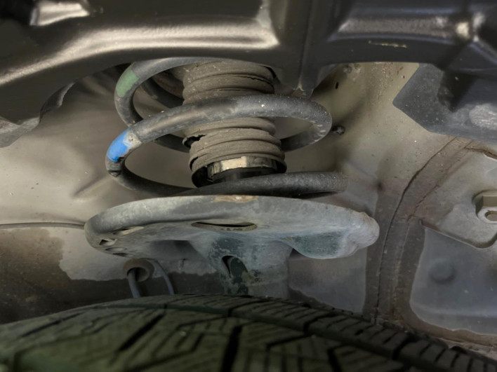 2011 Toyota Prius α DAA-ZVW41W (UW-6a1e4a96ecc3d)[7]