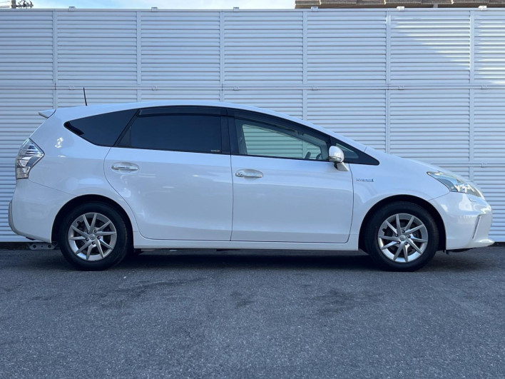 2013 Toyota Prius α DAA-ZVW41W (UW-6a1e4a9758a8b)[10]