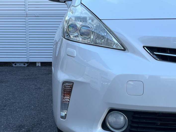2013 Toyota Prius α DAA-ZVW41W (UW-6a1e4a9758a8b)[7]
