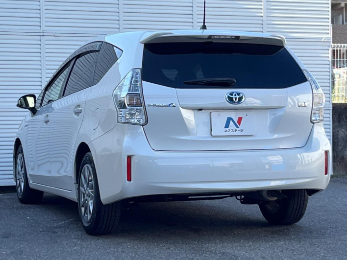 2013 Toyota Prius α DAA-ZVW41W (UW-6a1e4a9758a8b)[14]