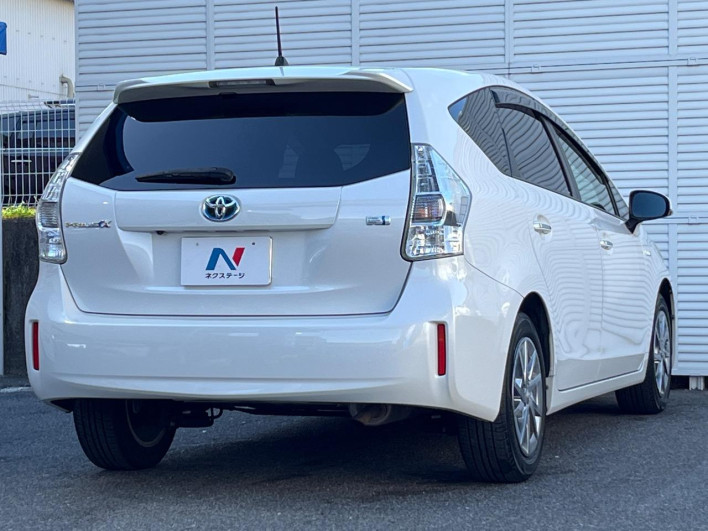 2013 Toyota Prius α DAA-ZVW41W (UW-6a1e4a9758a8b)[15]