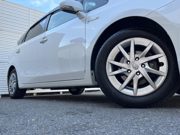 2013 Toyota Prius α DAA-ZVW41W (UW-6a1e4a9758a8b)[8]