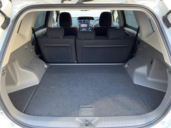2013 Toyota Prius α DAA-ZVW41W (UW-6a1e4a9758a8b)[19]