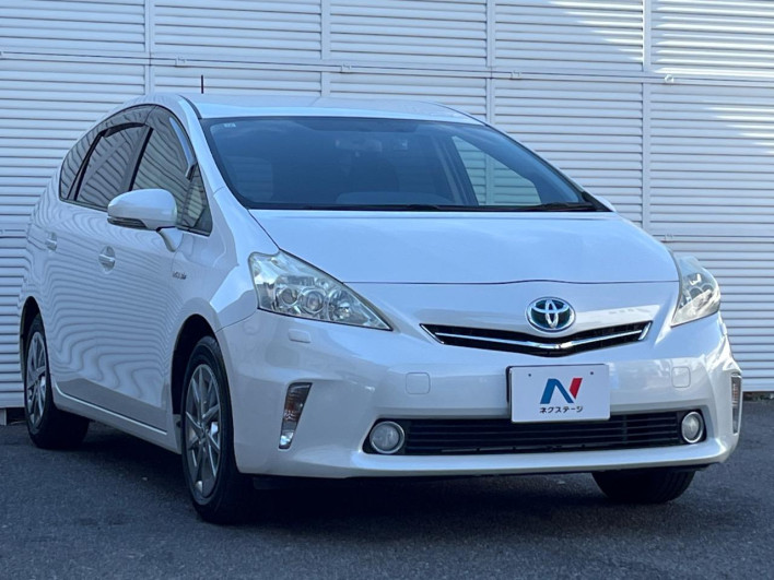 2013 Toyota Prius α DAA-ZVW41W (UW-6a1e4a9758a8b)[5]