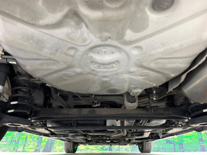 2015 Toyota Prius α DAA-ZVW41W (UW-6a1e4a9770b6d)[14]