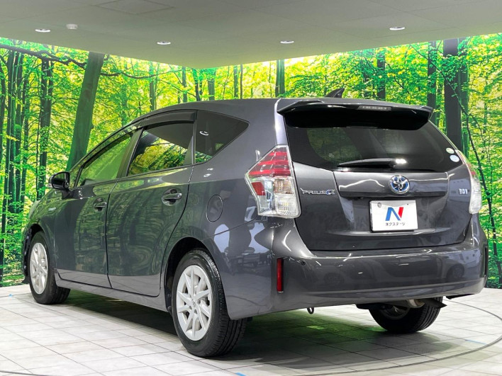 2015 Toyota Prius α DAA-ZVW41W (UW-6a1e4a9770b6d)[9]