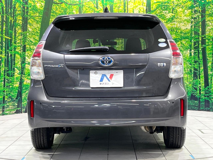 2015 Toyota Prius α DAA-ZVW41W (UW-6a1e4a9770b6d)[10]