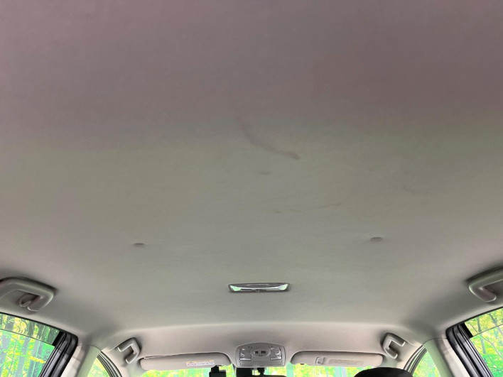 2015 Toyota Prius α DAA-ZVW41W (UW-6a1e4a9770b6d)[13]