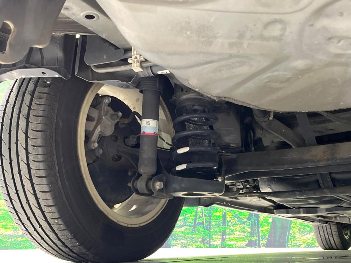 2015 Toyota Prius α DAA-ZVW41W (UW-6a1e4a9770b6d)[16]