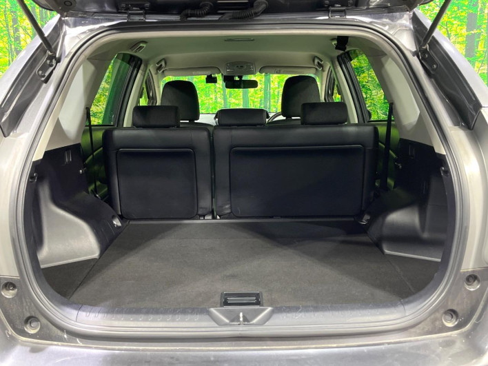 2015 Toyota Prius α DAA-ZVW41W (UW-6a1e4a9770b6d)[12]