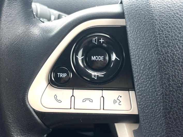 2017 Toyota Prius DAA-ZVW51 (UW-6a1e4a9d27aa3)[4]
